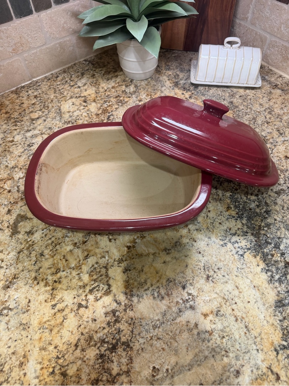 The Pampered Chef Burgundy Covered Ceramic Casserole